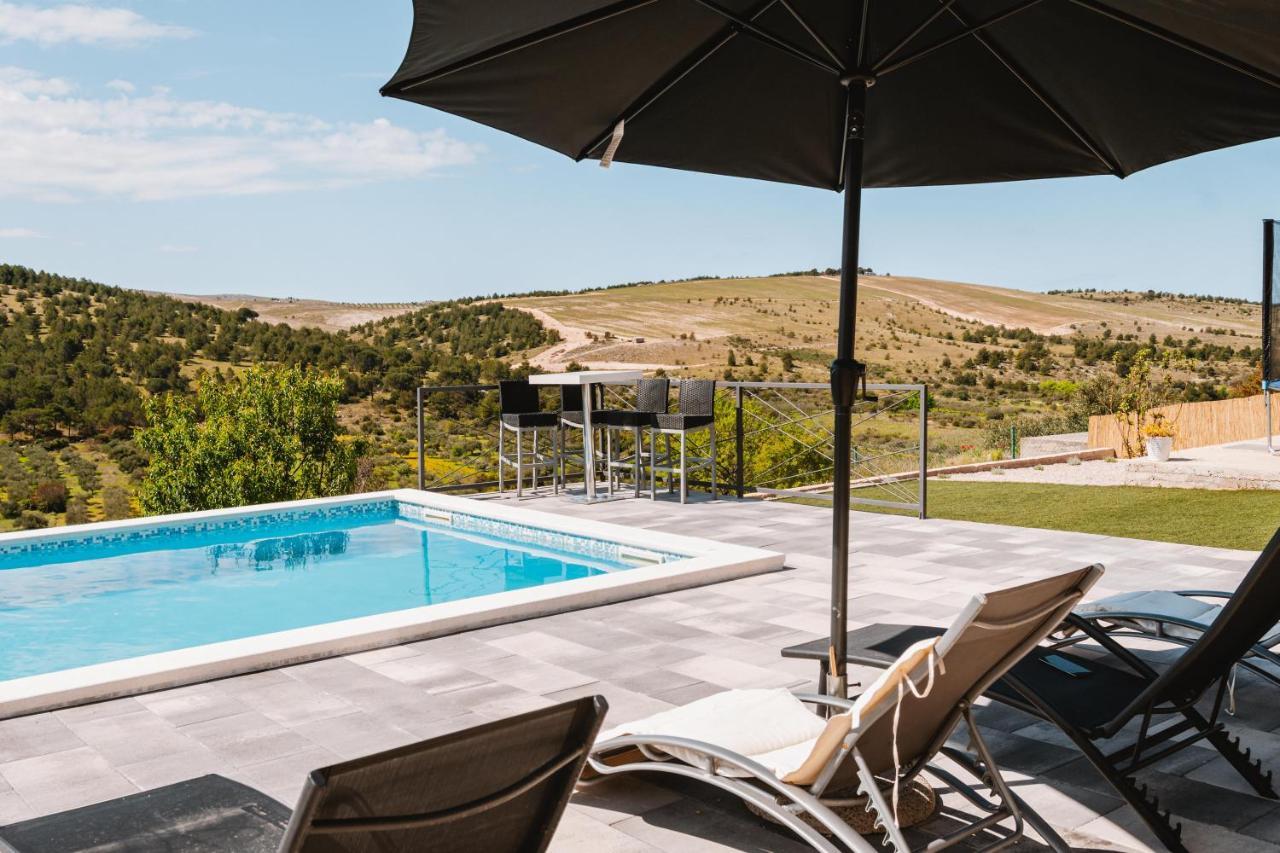 Guest House "The View" - With A Pool Donje Polje Buitenkant foto